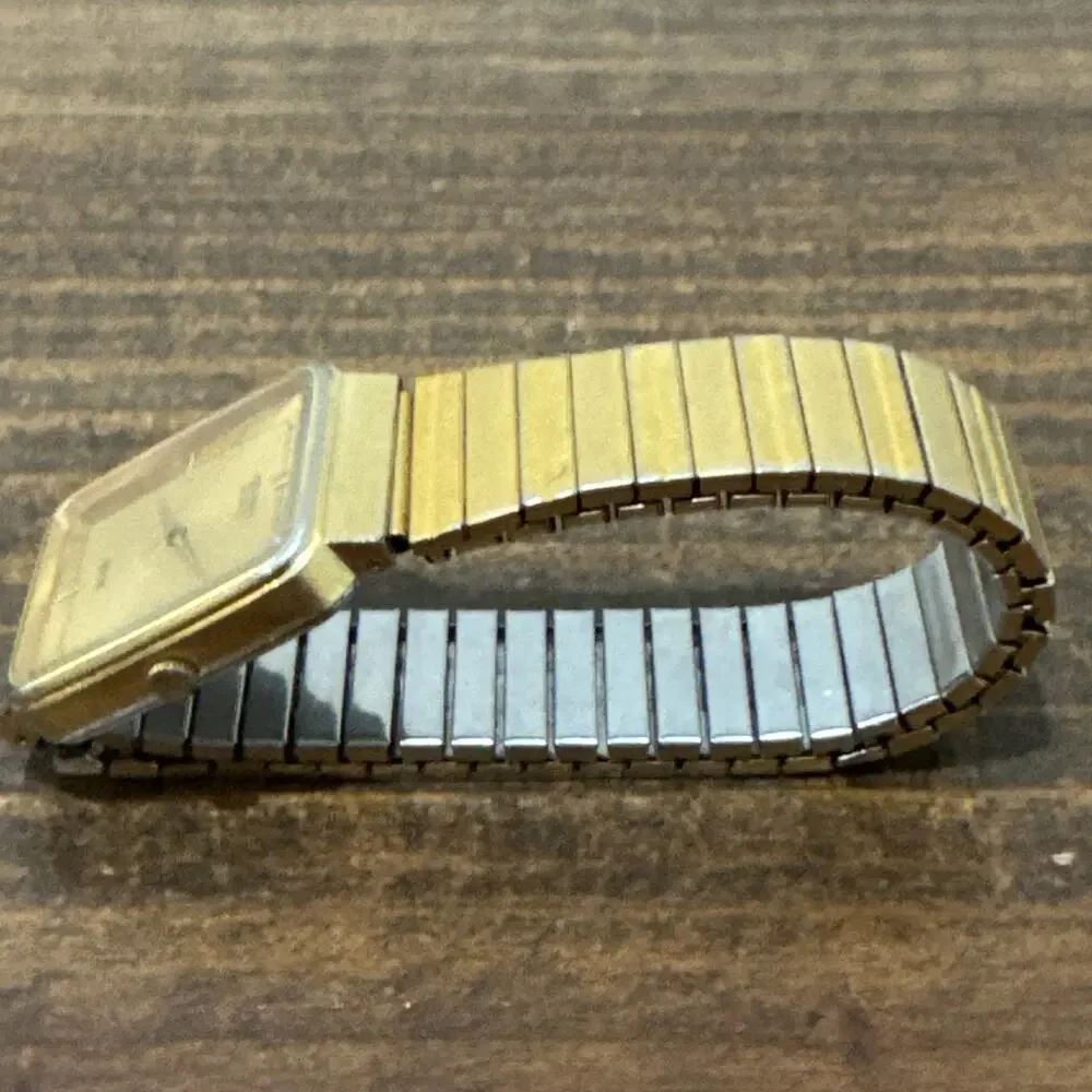 Seiko Ladies Vintage Gold Tone Quartz Watch SX Stretch Band - Needs New Battery